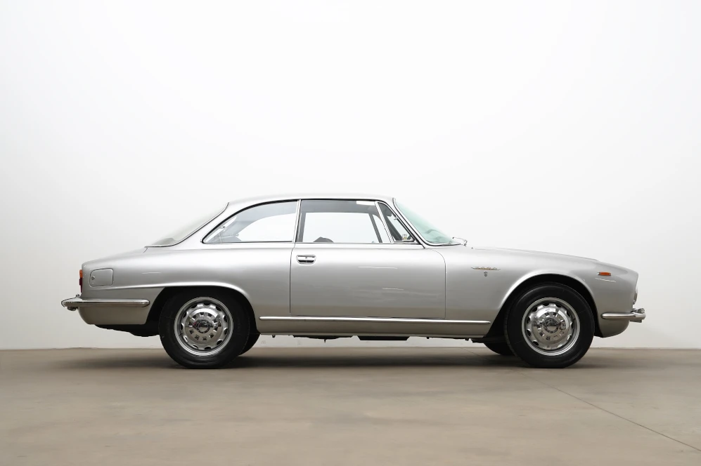 1966 Alfa Romeo 2600 - Image 9 of 31
