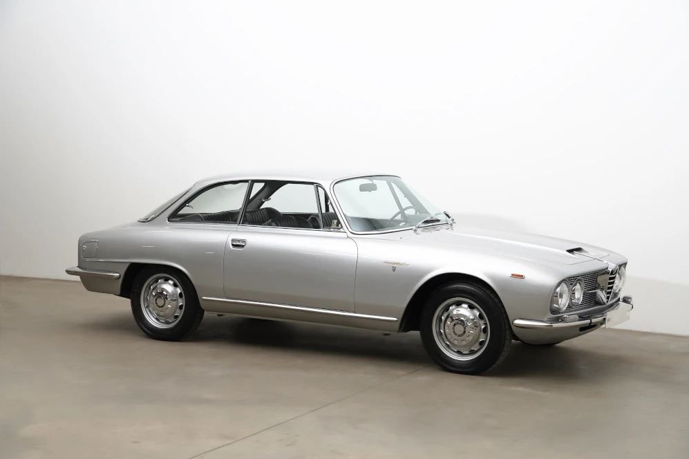 1966 Alfa Romeo 2600 - Image 10 of 31