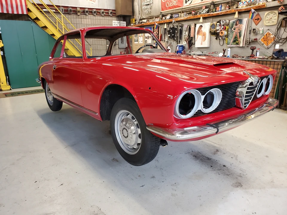 1966 Alfa Romeo 2600 - Image 13 of 31