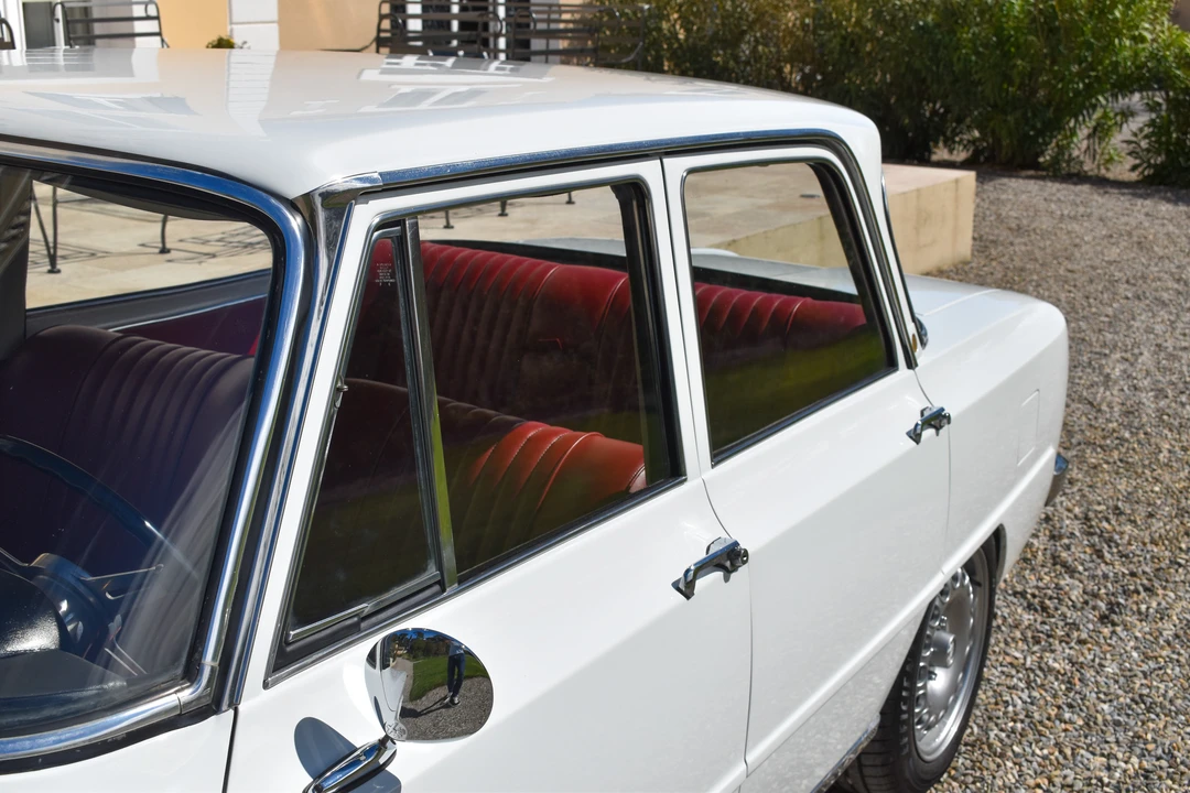 1966 Alfa Romeo 105/115 Series - Image 28 of 31
