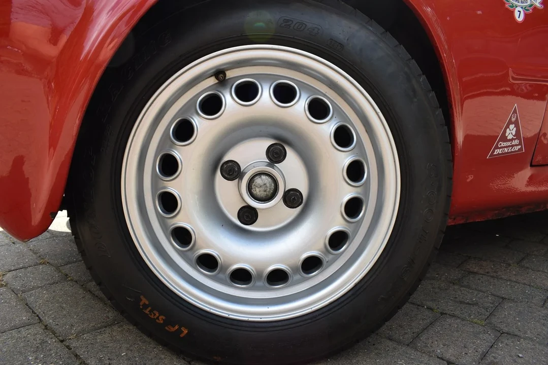 1966 Alfa Romeo Giulia Sprint GT Veloce - Image 29 of 30