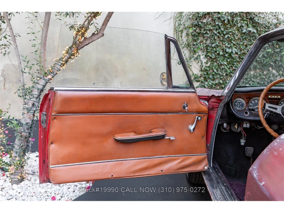 1966 Alfa Romeo Giulia Sprint GT Veloce - Image 14 of 31