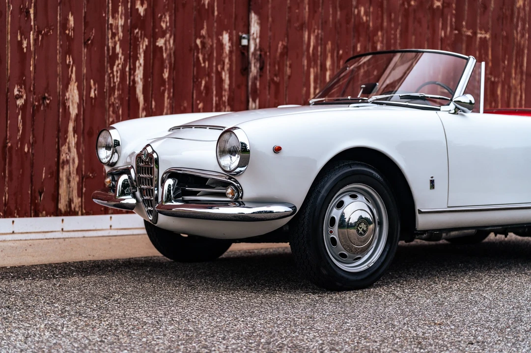 1966 Alfa Romeo Giulia Sprint GT Veloce - Image 16 of 31