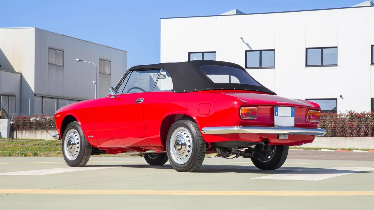 1966 Alfa Romeo Giulia GTC - Image 13 of 31