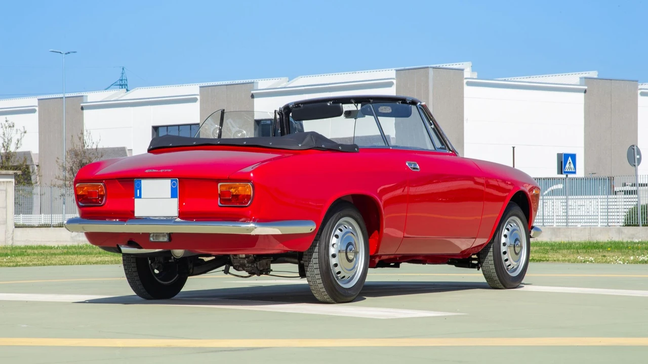 1966 Alfa Romeo Giulia GTC - Image 15 of 31