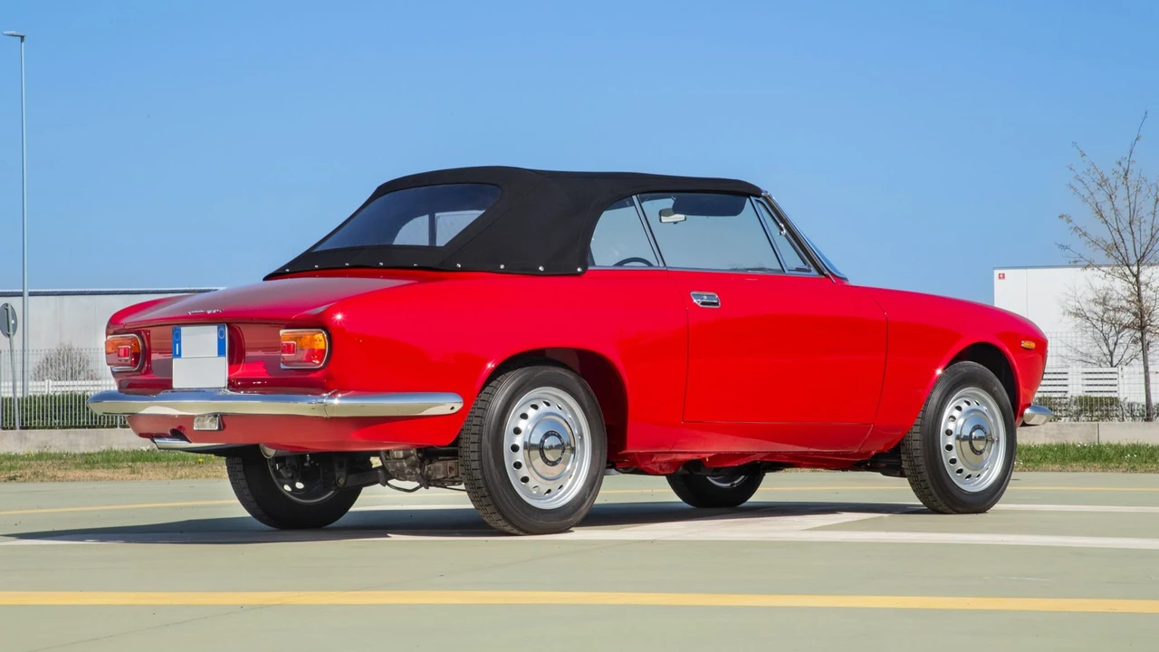 1966 Alfa Romeo Giulia GTC - Image 18 of 31