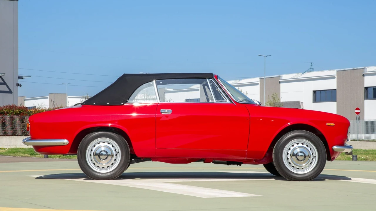 1966 Alfa Romeo Giulia GTC - Image 17 of 31