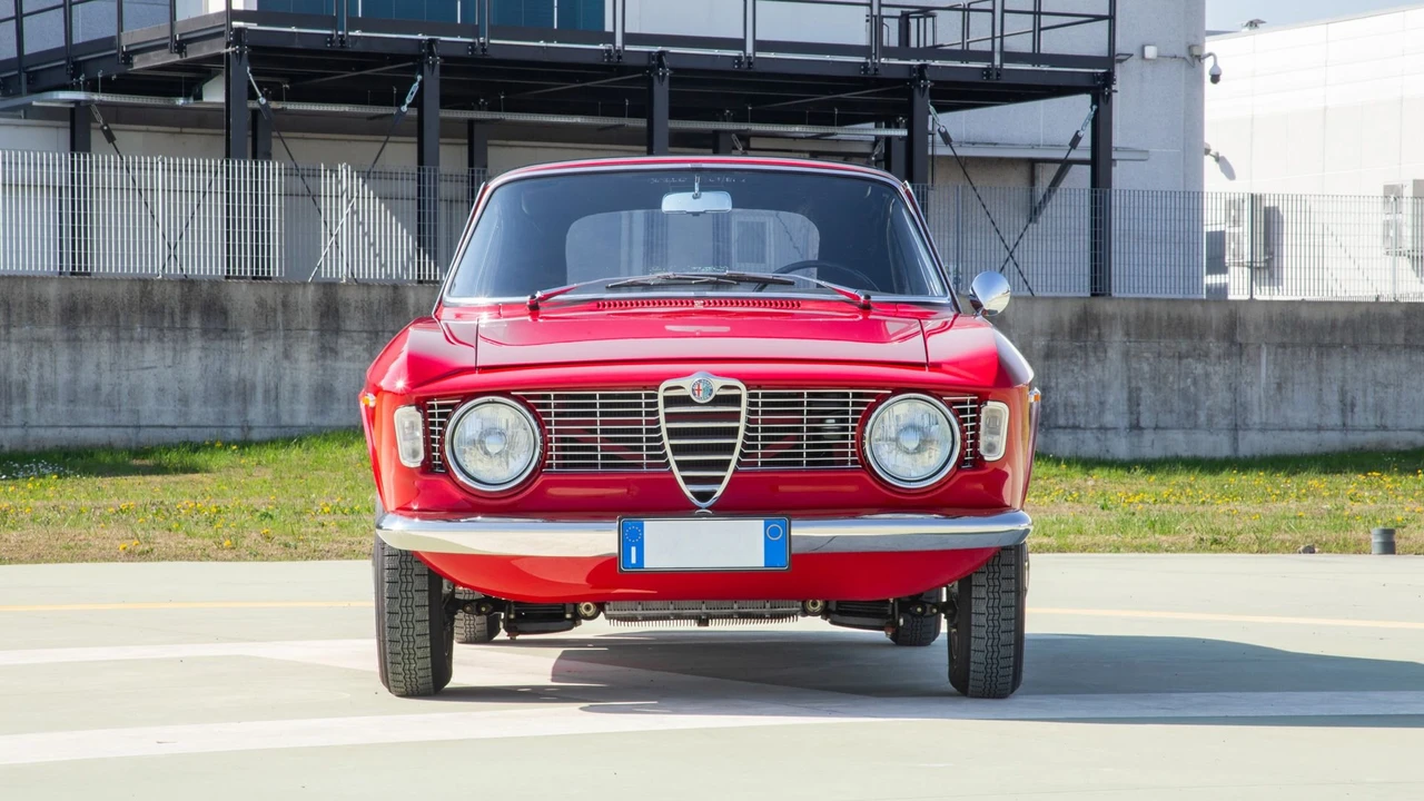 1966 Alfa Romeo Giulia GTC - Image 2 of 31