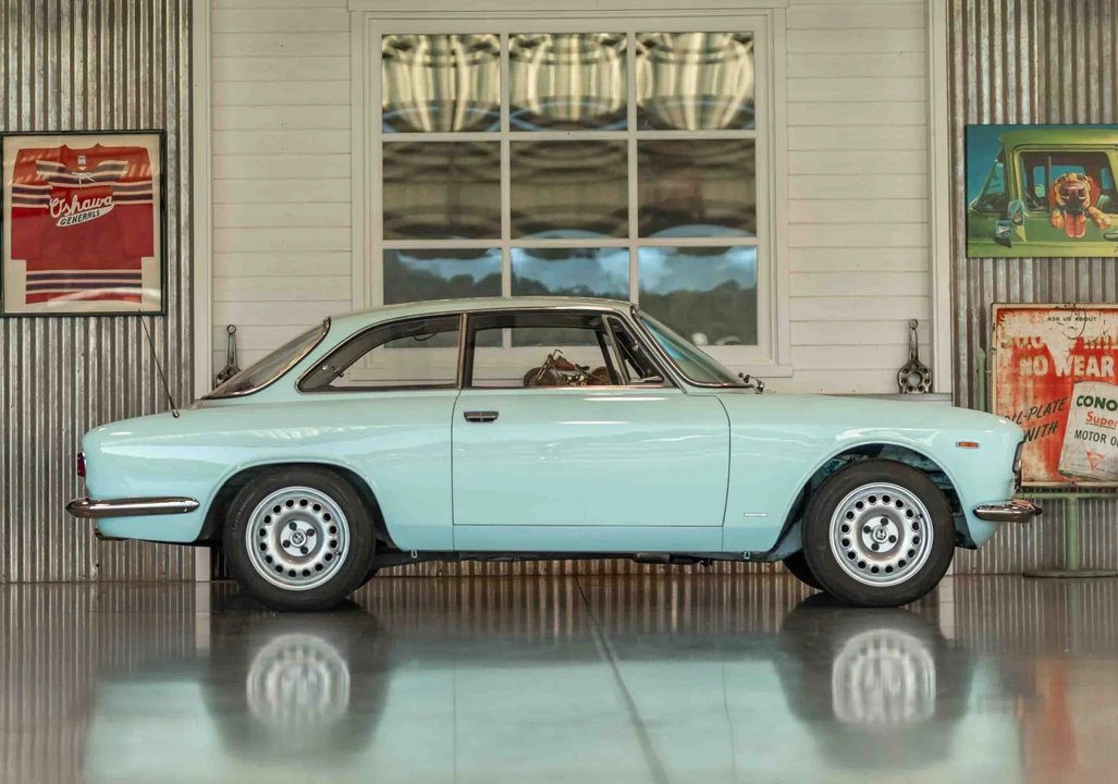 1966 Alfa Romeo Giulia Sprint GT - Image 9 of 31