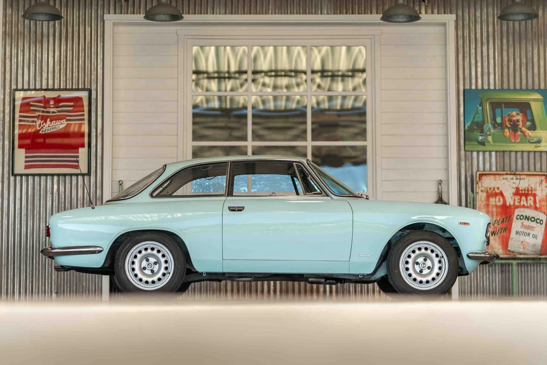 1966 Alfa Romeo Giulia Sprint GT - Image 10 of 31