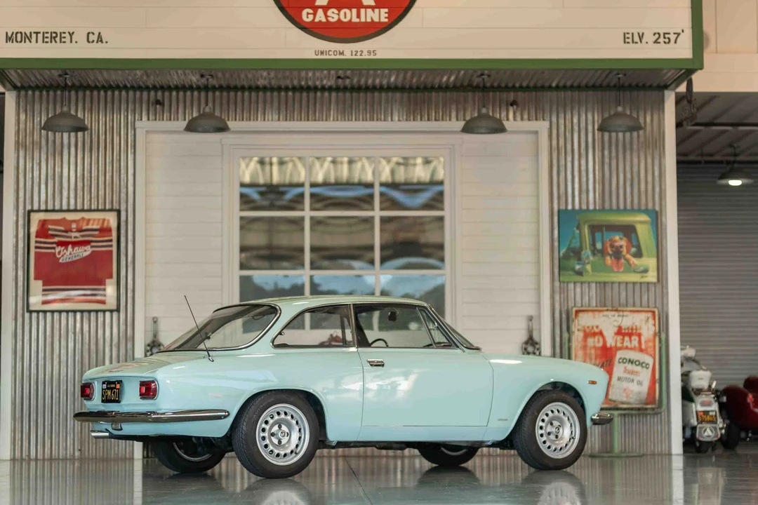 1966 Alfa Romeo Giulia Sprint GT - Image 13 of 31