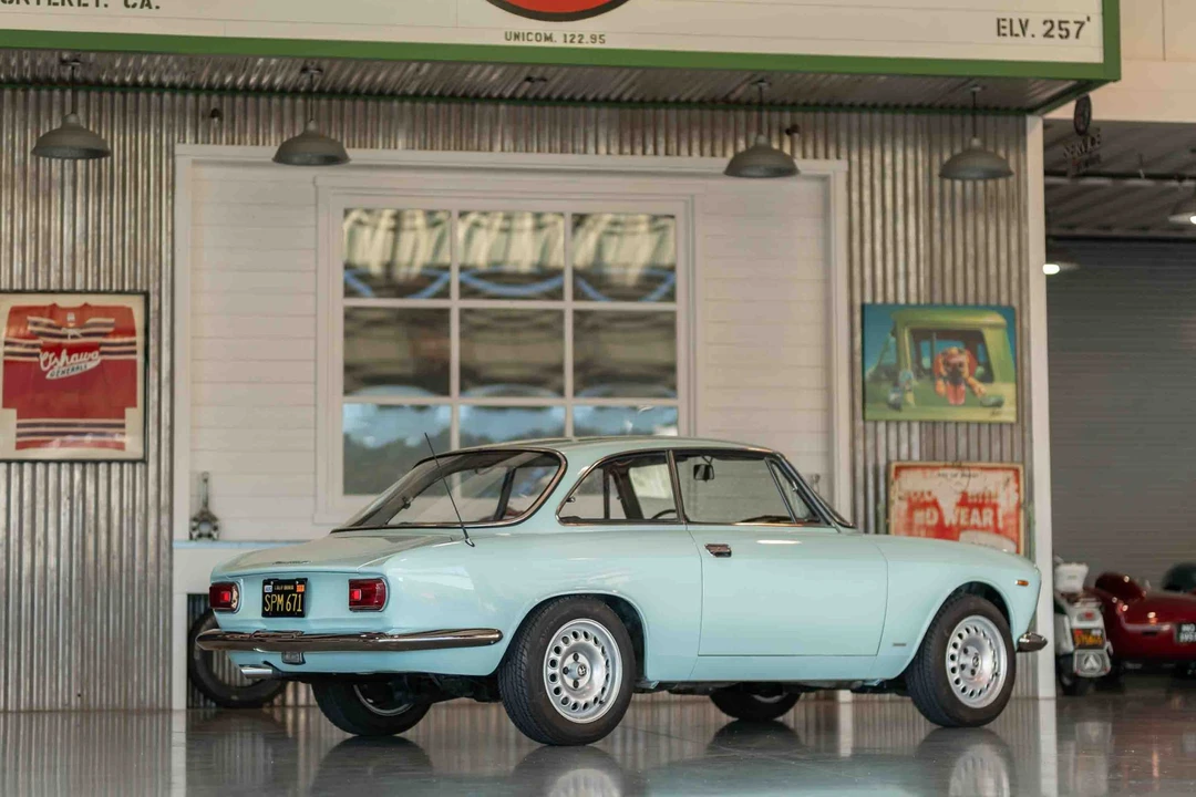 1966 Alfa Romeo Giulia Sprint GT - Image 12 of 31