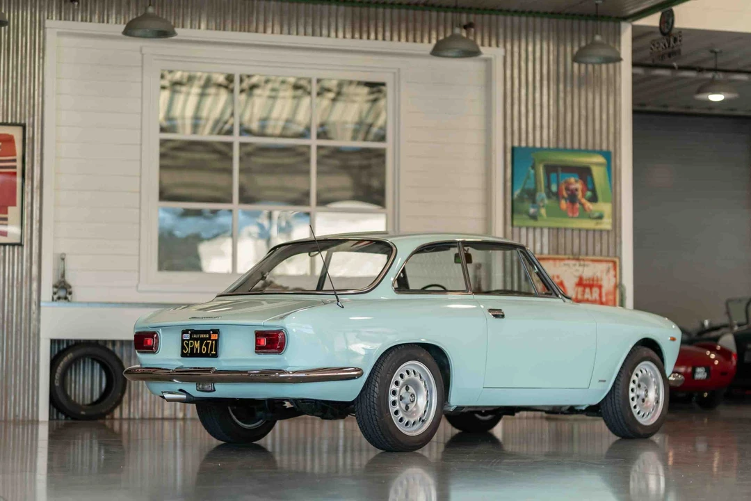 1966 Alfa Romeo Giulia Sprint GT - Image 11 of 31