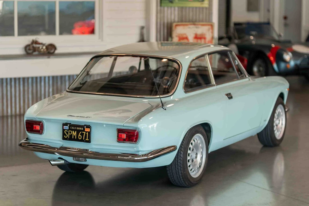 1966 Alfa Romeo Giulia Sprint GT - Image 15 of 31