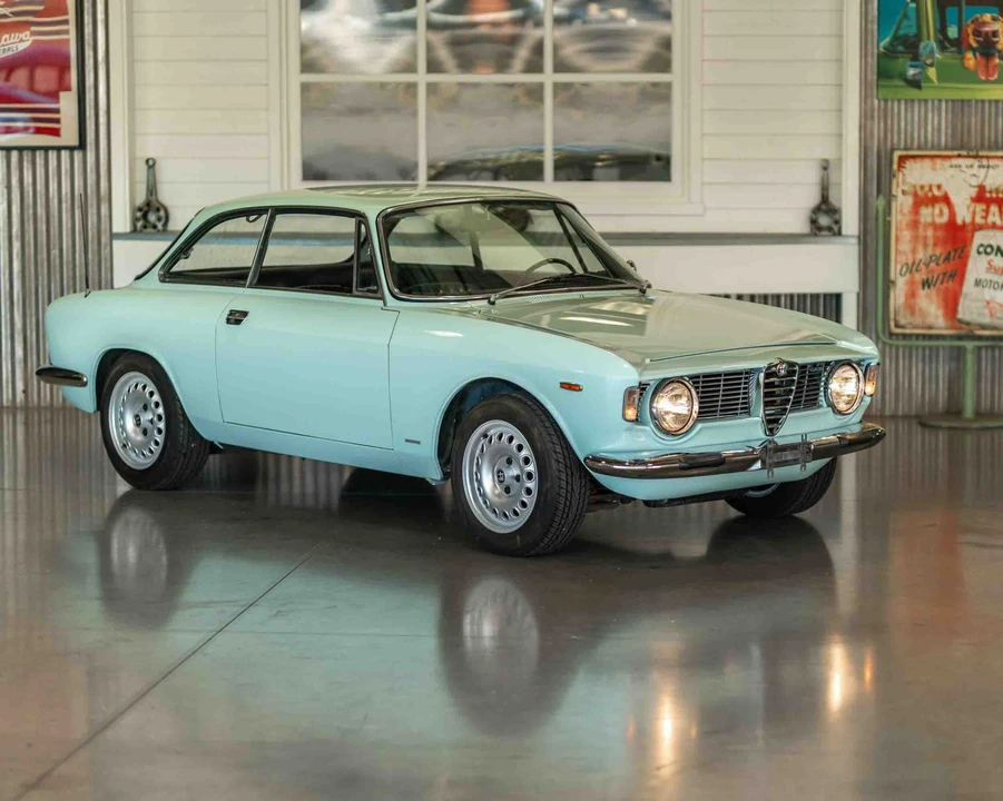 1966 Alfa Romeo Giulia Sprint GT - Image 4 of 31