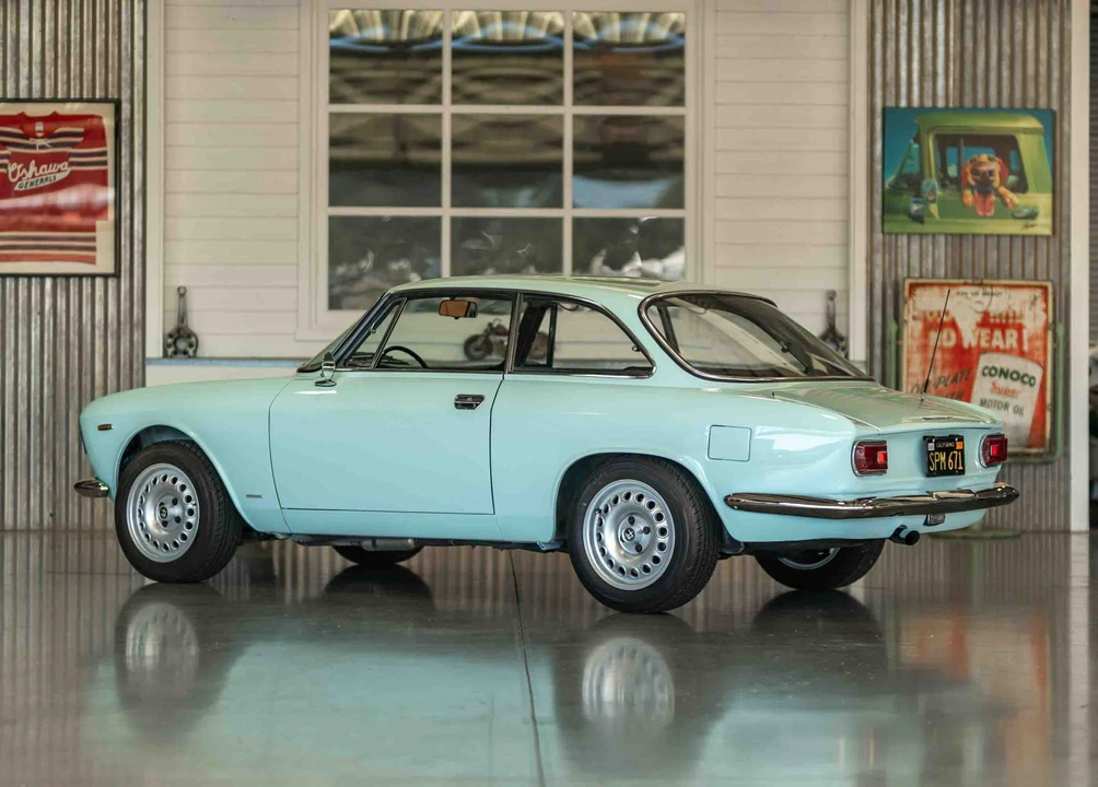 1966 Alfa Romeo Giulia Sprint GT - Image 30 of 31