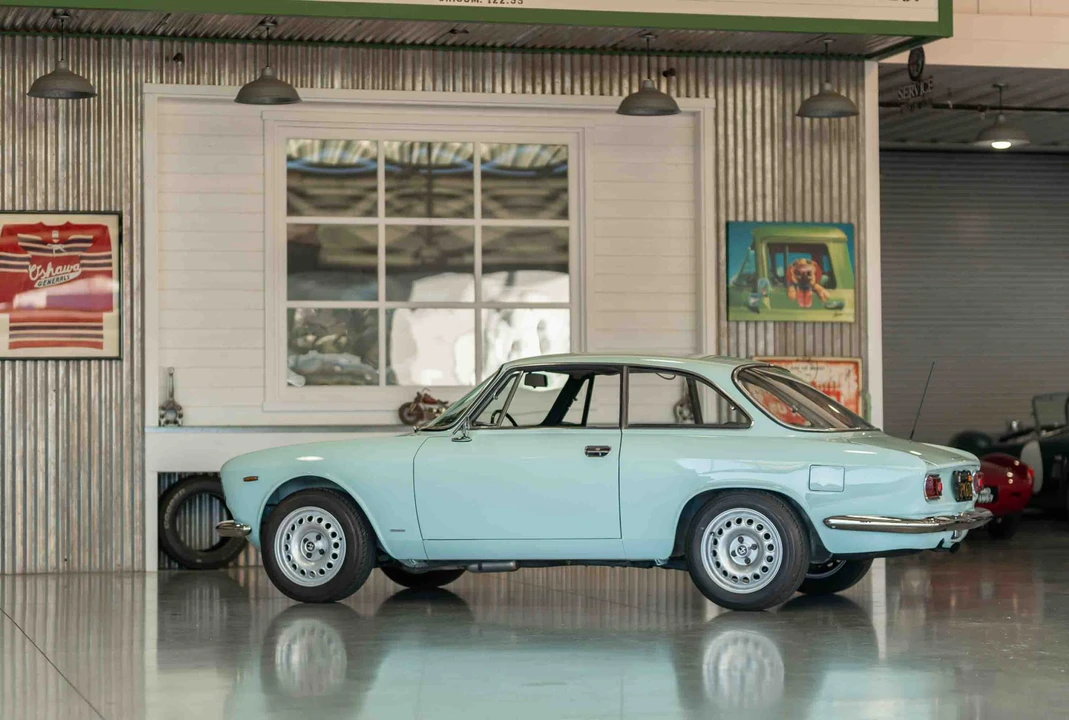 1966 Alfa Romeo Giulia Sprint GT - Image 29 of 31