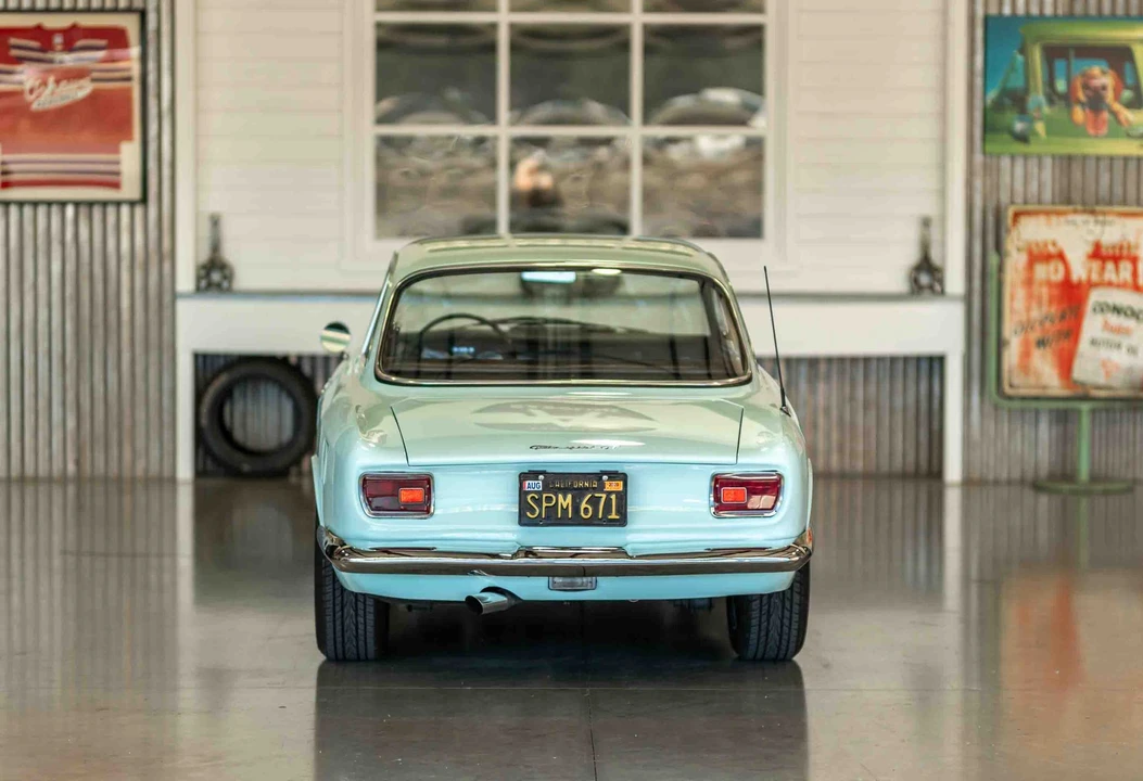 1966 Alfa Romeo Giulia Sprint GT - Image 23 of 31