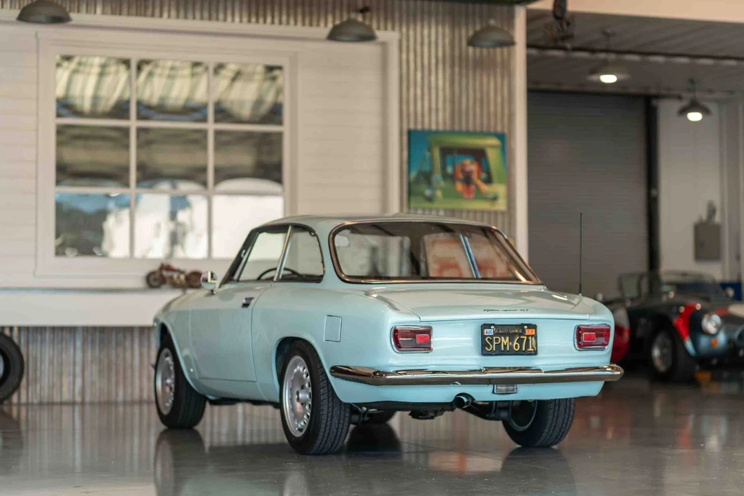 1966 Alfa Romeo Giulia Sprint GT - Image 26 of 31