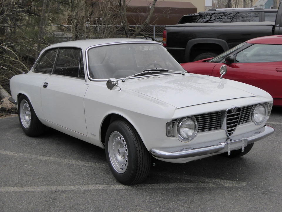 1966 Alfa Romeo Giulia Sprint GT - Image 16 of 31