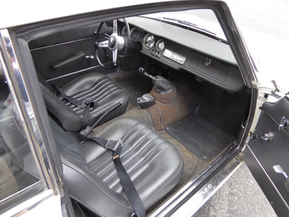 1966 Alfa Romeo Giulia Sprint GT - Image 27 of 31
