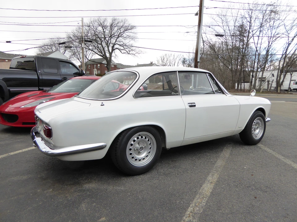 1966 Alfa Romeo Giulia Sprint GT - Image 15 of 31