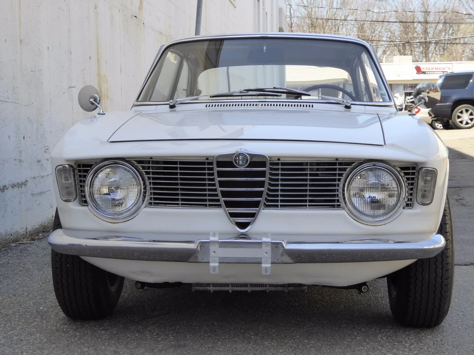 1966 Alfa Romeo Giulia Sprint GT - Image 11 of 31
