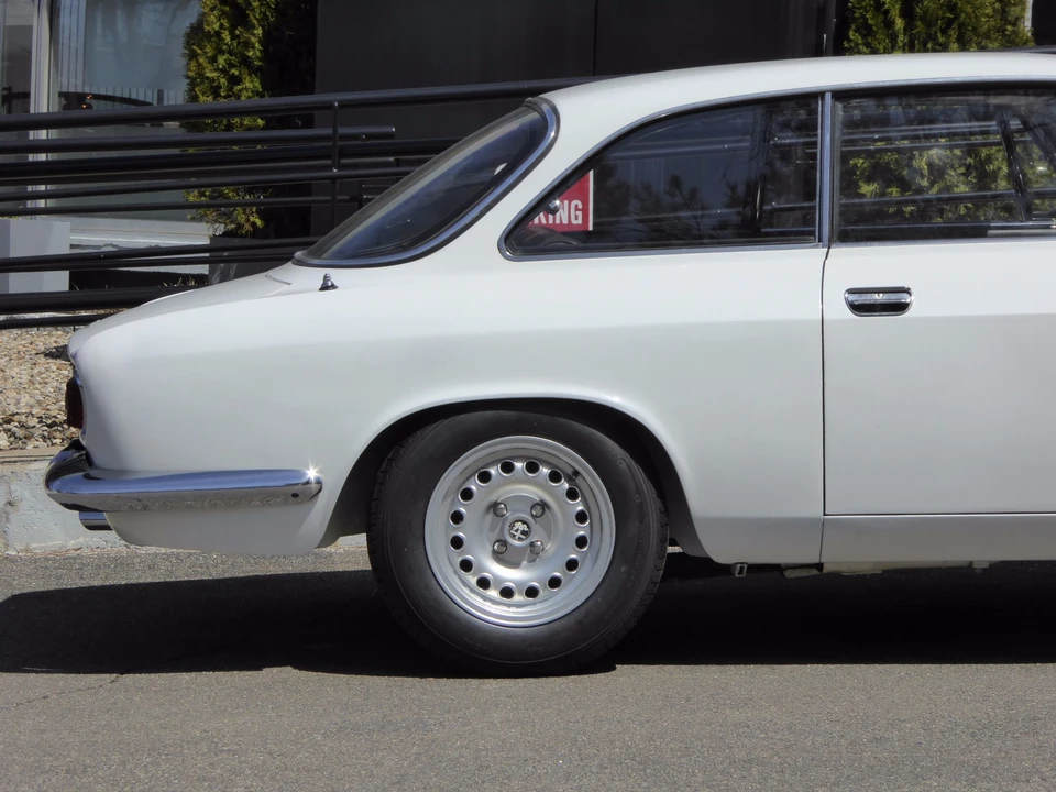 1966 Alfa Romeo Giulia Sprint GT - Image 23 of 31