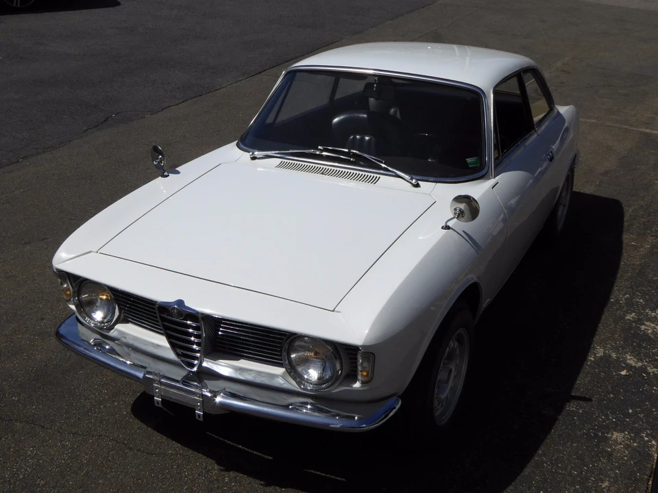 1966 Alfa Romeo Giulia Sprint GT - Image 4 of 31