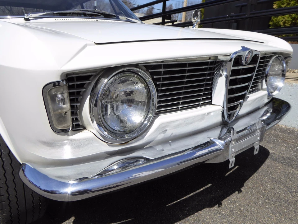 1966 Alfa Romeo Giulia Sprint GT - Image 24 of 31