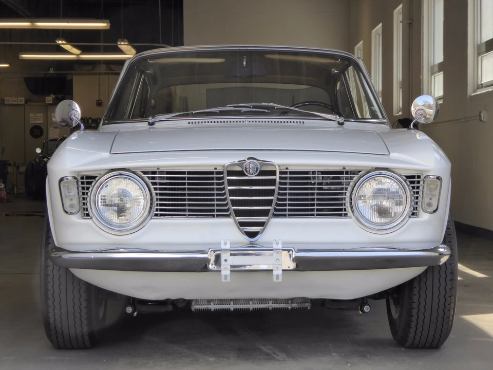 1966 Alfa Romeo Giulia Sprint GT - Image 10 of 31