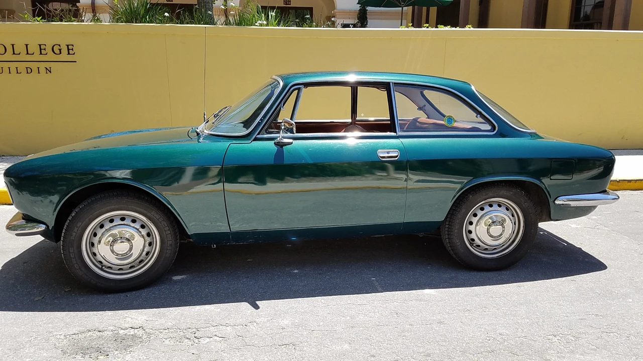 1966 Alfa Romeo Giulia Sprint GT - Image 13 of 31