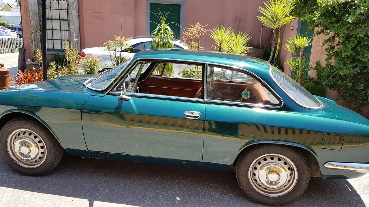 1966 Alfa Romeo Giulia Sprint GT - Image 14 of 31