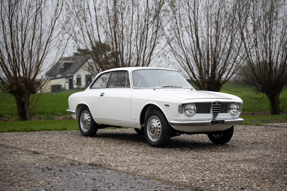 1966 Alfa Romeo Giulia Sprint GT - Image 5 of 31