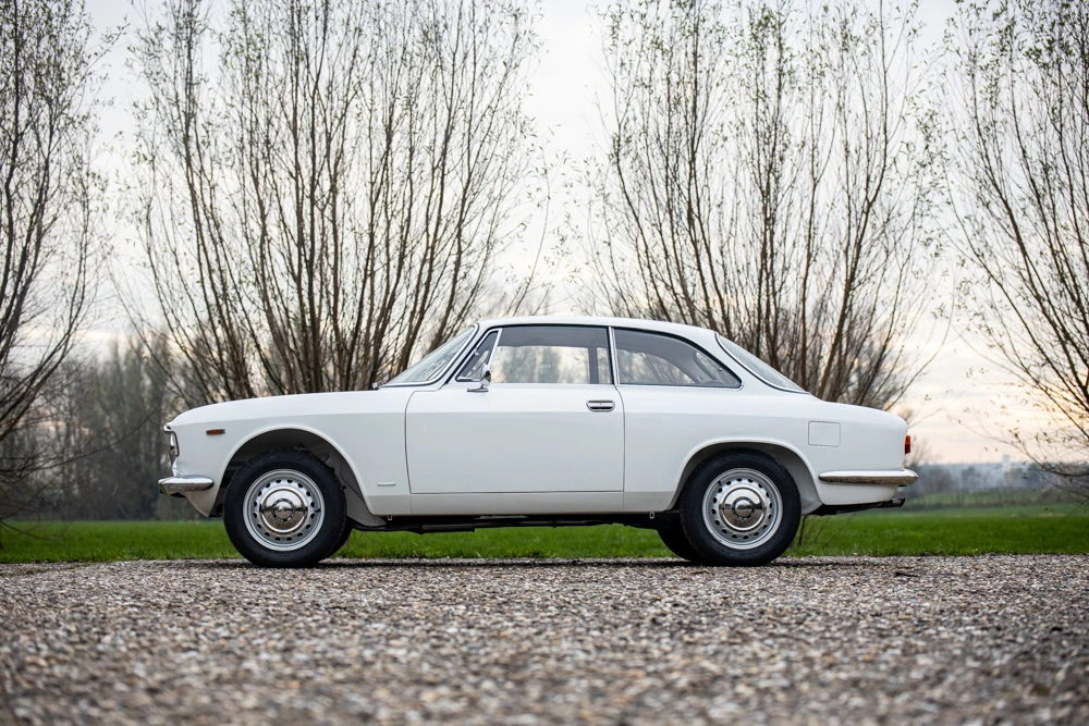 1966 Alfa Romeo Giulia Sprint GT - Image 16 of 31