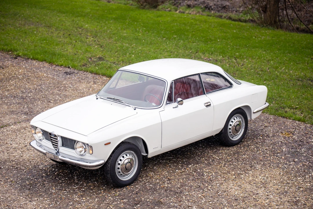 1966 Alfa Romeo Giulia Sprint GT - Image 26 of 31