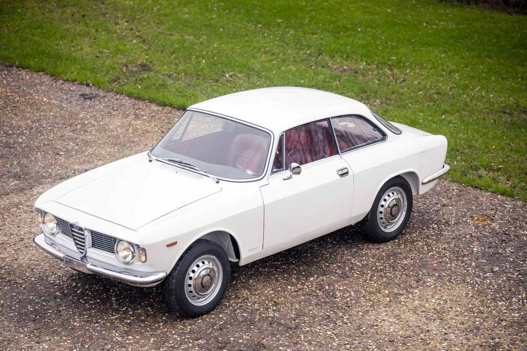 1966 Alfa Romeo Giulia Sprint GT - Image 27 of 31