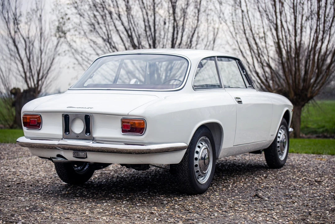 1966 Alfa Romeo Giulia Sprint GT - Image 2 of 31