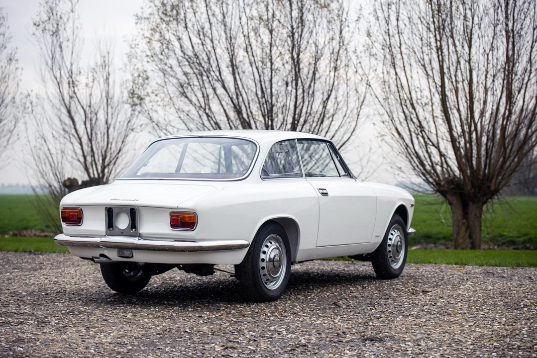 1966 Alfa Romeo Giulia Sprint GT - Image 3 of 31