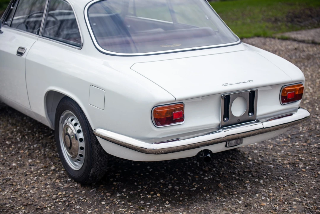 1966 Alfa Romeo Giulia Sprint GT - Image 30 of 31