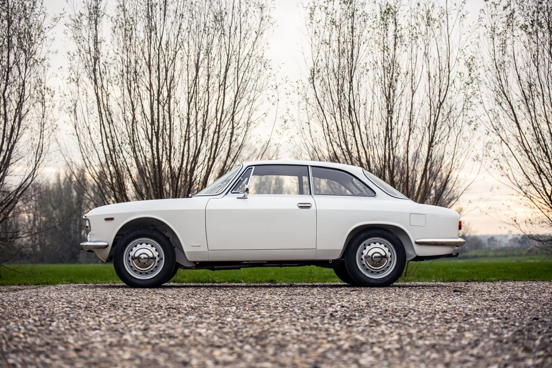 1966 Alfa Romeo Giulia Sprint GT - Image 18 of 31