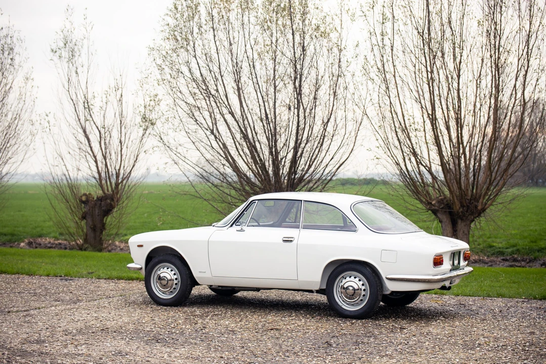 1966 Alfa Romeo Giulia Sprint GT - Image 20 of 31