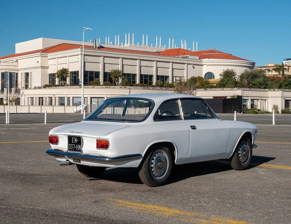 1966 Alfa Romeo Giulia Sprint GT - Image 8 of 31