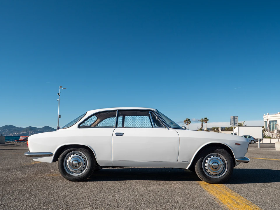 1966 Alfa Romeo Giulia Sprint GT - Image 9 of 31