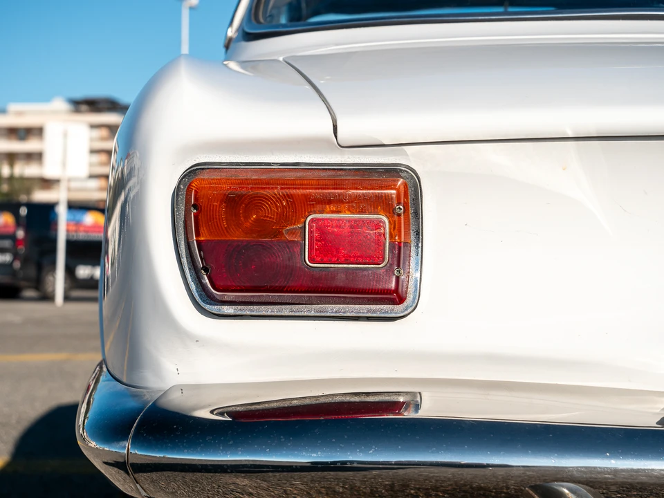 1966 Alfa Romeo Giulia Sprint GT - Image 22 of 31