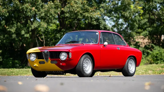 1966 Alfa Romeo Giulia Sprint GT Stepnose Restomod