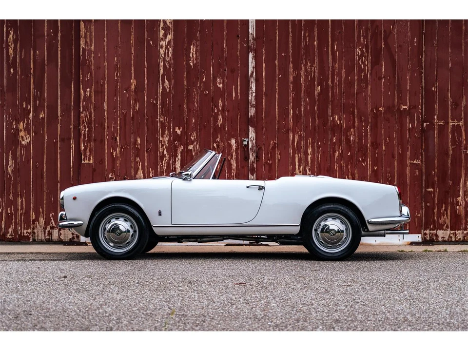 1966 Alfa Romeo Giulia Sprint GT Veloce - Image 15 of 31