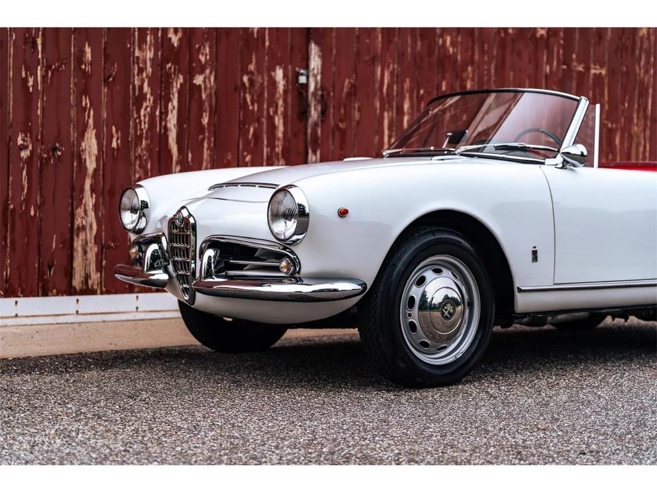1966 Alfa Romeo Giulia Sprint GT Veloce - Image 16 of 31