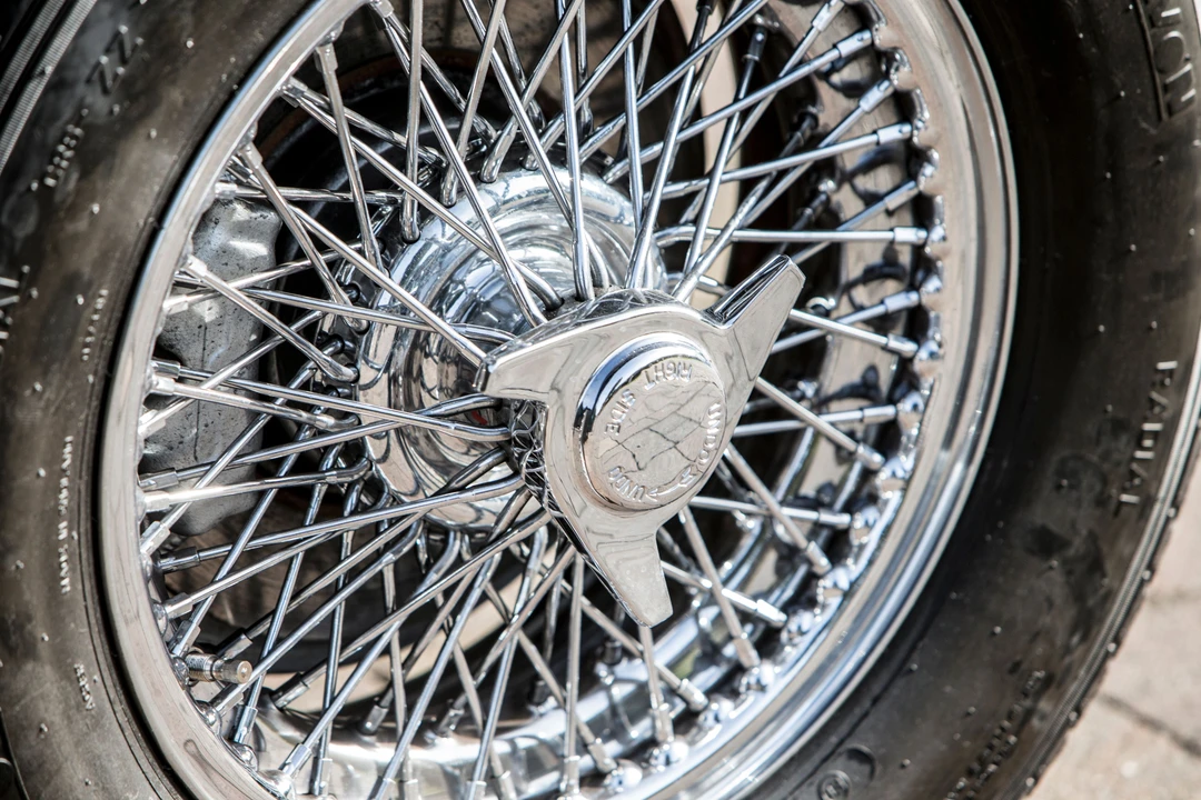 1966 Aston Martin DB6 Volante - Image 14 of 31