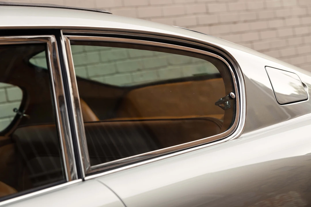 1966 Aston Martin DB6 - Image 25 of 31